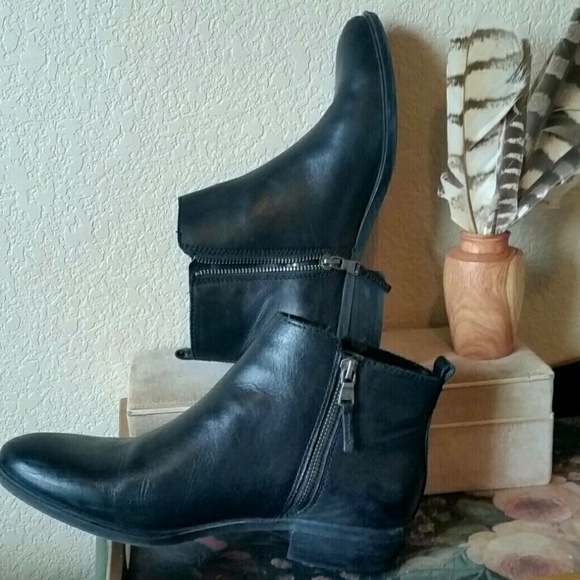 ralph lauren black booties